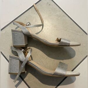 🩷SALE $5/30 Le Chateau Silver Strappy Block Heels